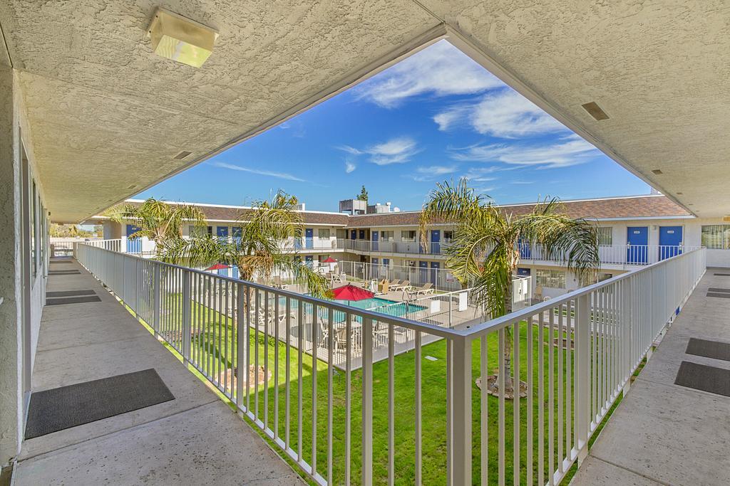Motel 6-Phoenix, Az - North Bell Road Екстер'єр фото