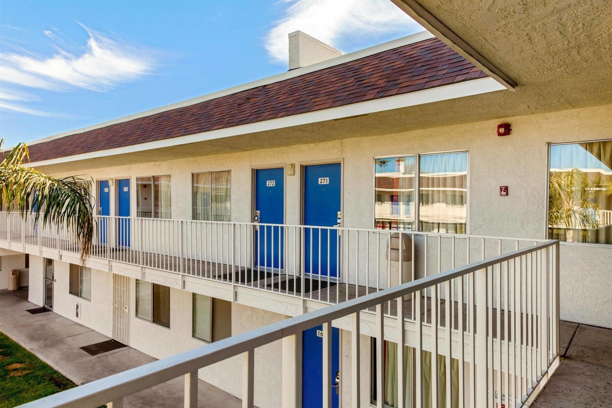 Motel 6-Phoenix, Az - North Bell Road Екстер'єр фото