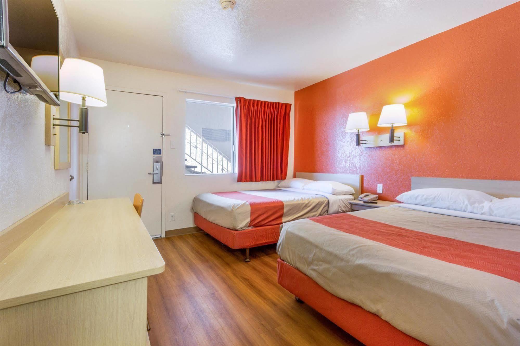Motel 6-Phoenix, Az - North Bell Road Екстер'єр фото