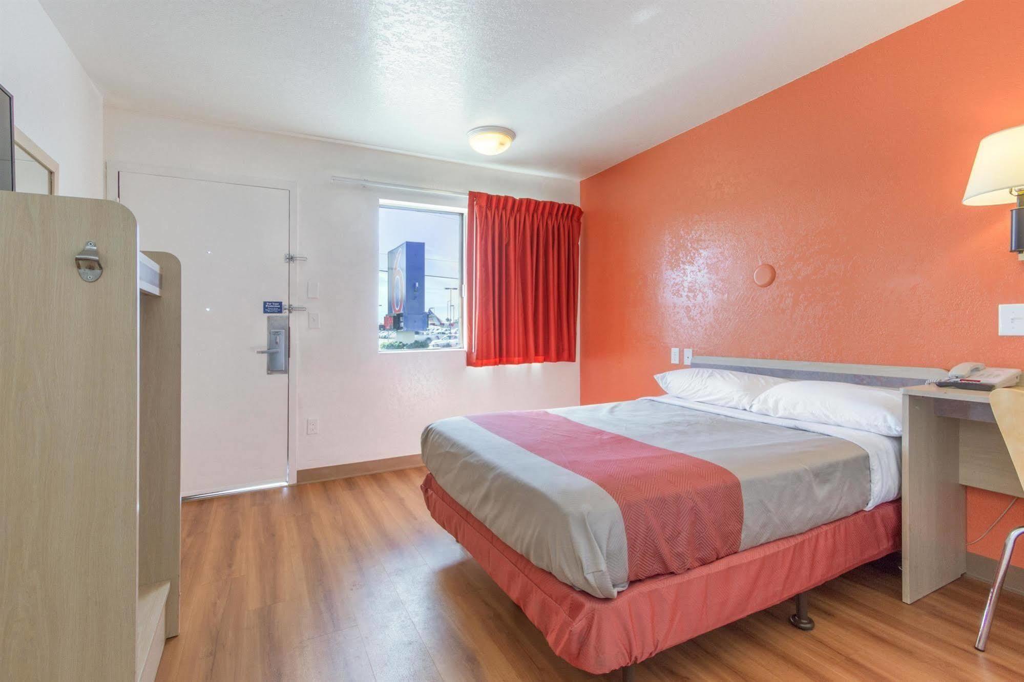 Motel 6-Phoenix, Az - North Bell Road Екстер'єр фото